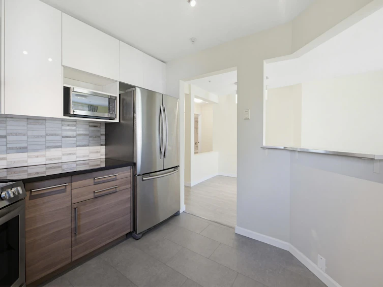 303-10186 155 Street, Surrey, BC, V3R 0R6 - 11