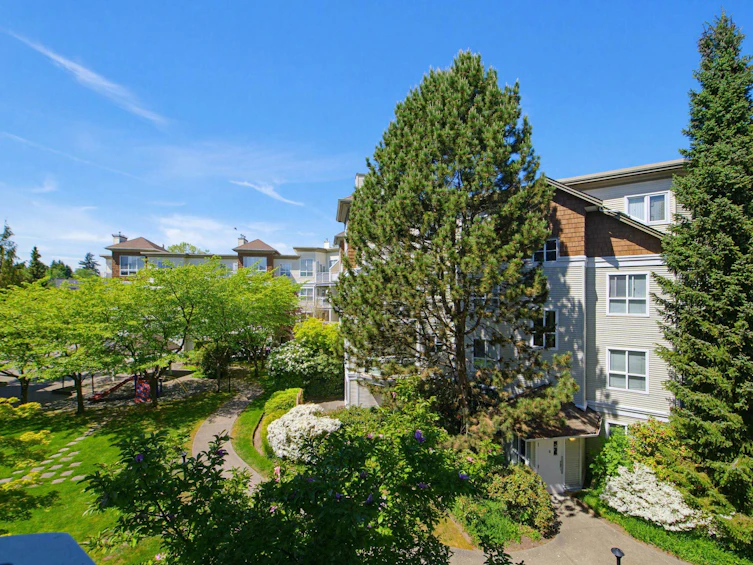 303-10186 155 Street, Surrey, BC, V3R 0R6 - 13