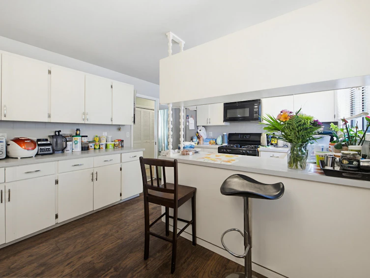 15524 105a Avenue, Surrey, BC, V3R 1S6 - 15