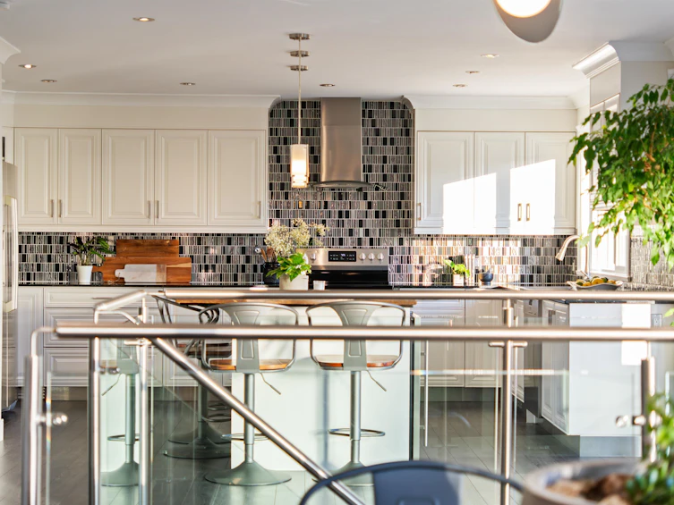 906 Strathaven Drive, North Vancouver, BC, V7H 2J9 - 3
