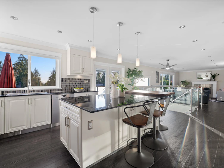 906 Strathaven Drive, North Vancouver, BC, V7H 2J9 - 5