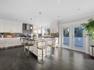 906 Strathaven Drive - 4