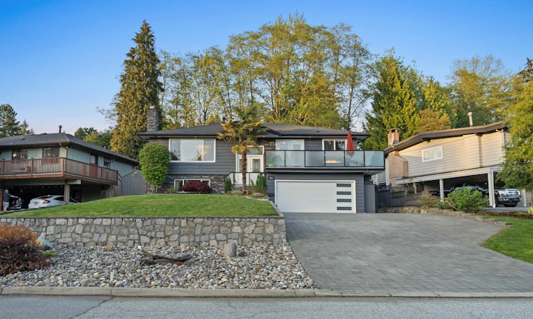 906 Strathaven Drive