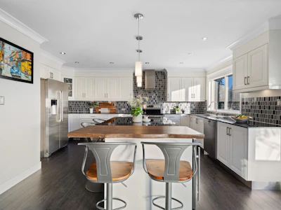 906 Strathaven Drive - 2