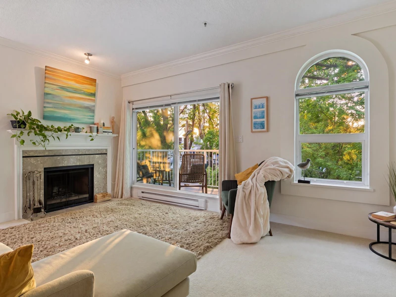 307 - 2256 W 7th Avenue, Vancouver BC V6K 1Y2