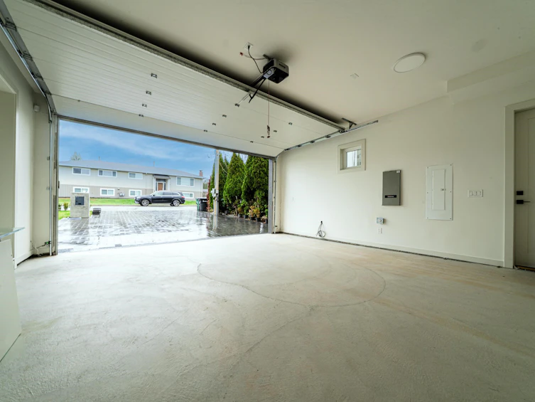 6708 Winch Street, Burnaby, BC, V5B 4K2 - 32