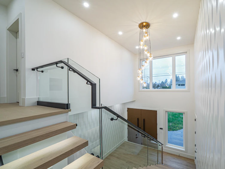 6708 Winch Street, Burnaby, BC, V5B 4K2 - 8