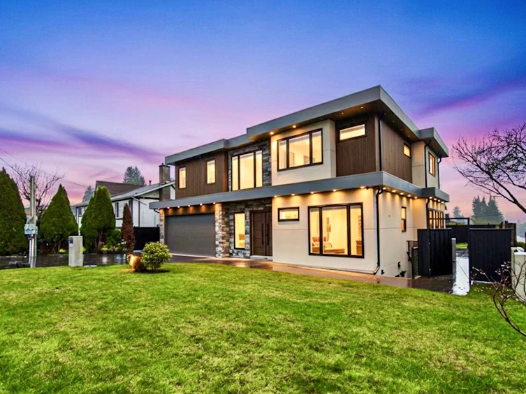6708 Winch Street, Burnaby, BC, V5B 4K2 - 2
