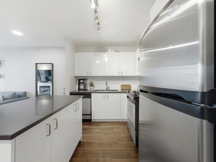 405-155 W 1st Street, North Vancouver, BC, V7M 3N8 - 5