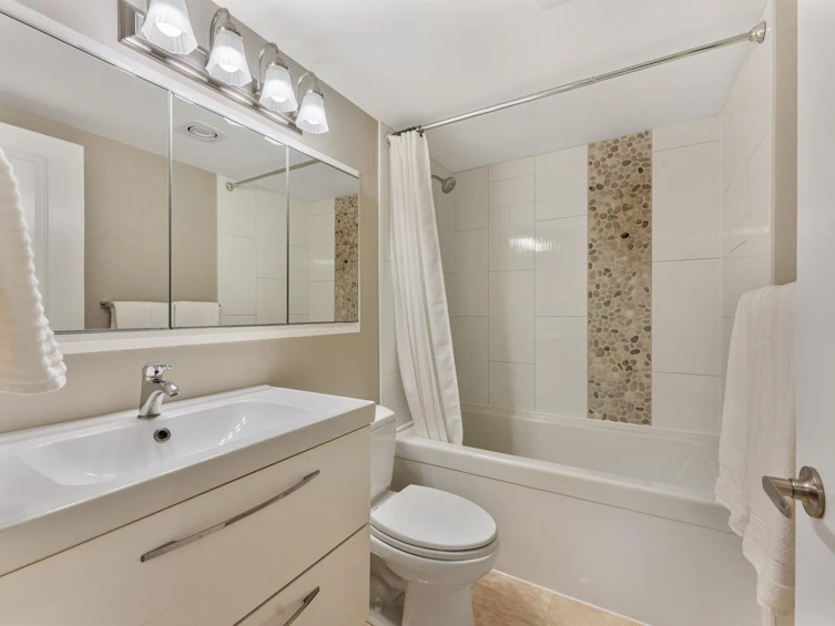 305-1611 E 3rd Avenue, Vancouver, BC, V5N 1H1 - 10