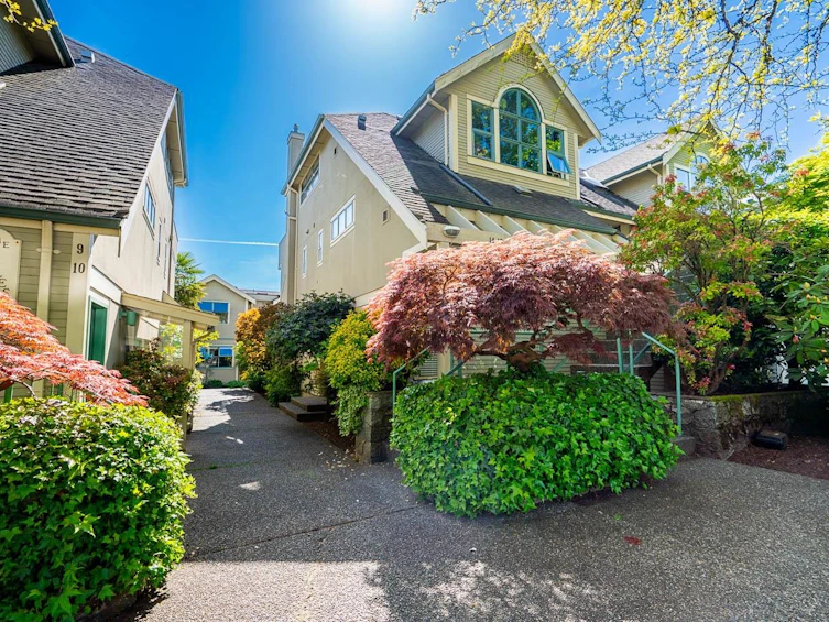 11-229 E 8th Street, North Vancouver, BC, V7L 1Y9 - 2