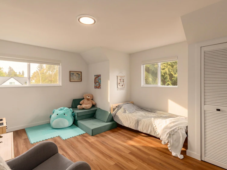 8029 Westlake Street, Burnaby, BC, V5A 2A9 - 11