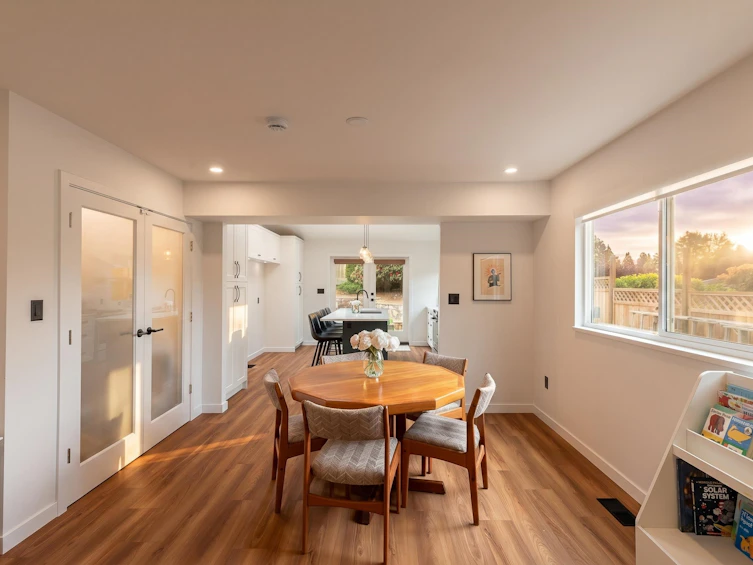 8029 Westlake Street, Burnaby, BC, V5A 2A9 - 3