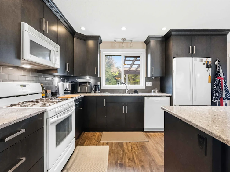 4618 207a Street, Langley, BC, V3A 5N3 - 8