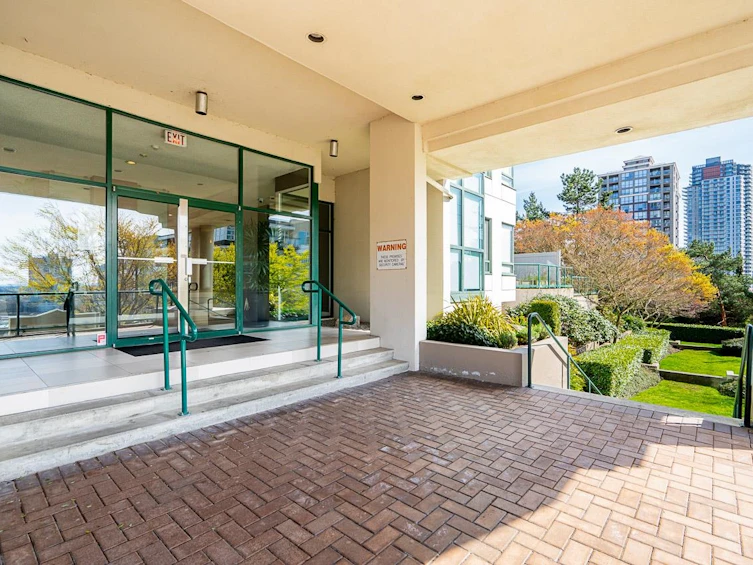 401-121 Tenth Street, New Westminster, BC, V3M 3X7 - 4