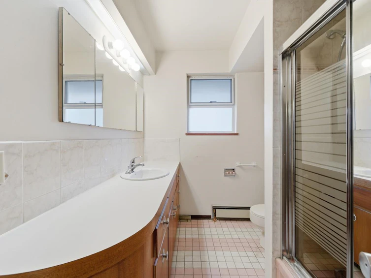 6709 Ash Street, Vancouver, BC, V6P 3K3 - 16