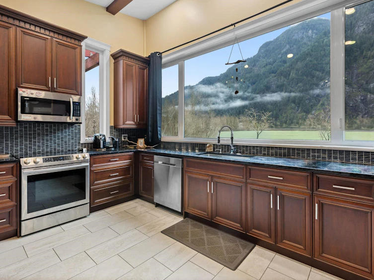 58560 Trans Canada Highway, Hope, BC, V0X 1L2 - 12