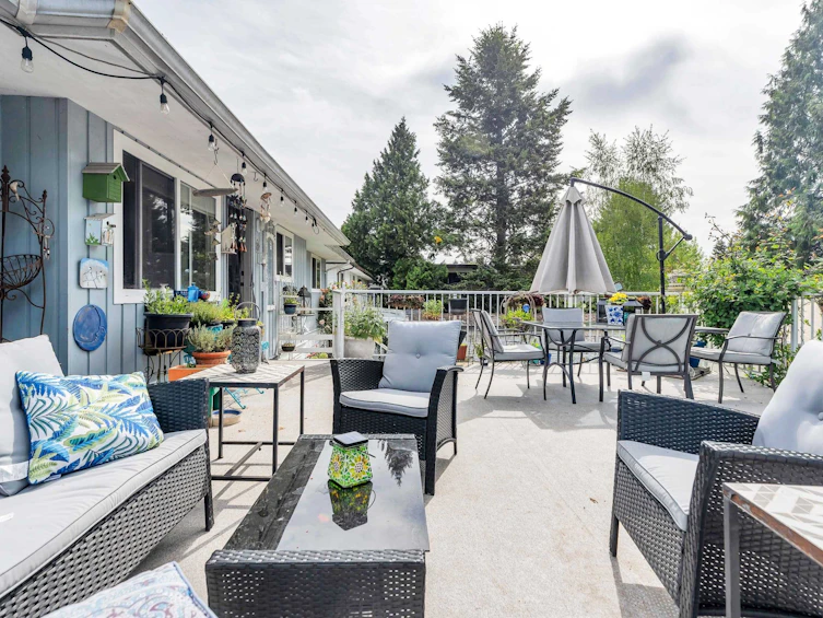 13890 Blackburn Avenue, Surrey, BC, V4B 2Z2 - 13