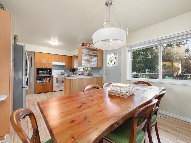 13890 Blackburn Avenue, Surrey, BC, V4B 2Z2 - 6