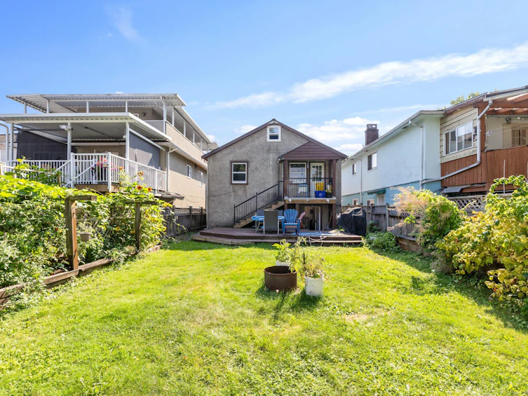 1341 E 29th Avenue, Vancouver, BC, V5V 2T4 - 29