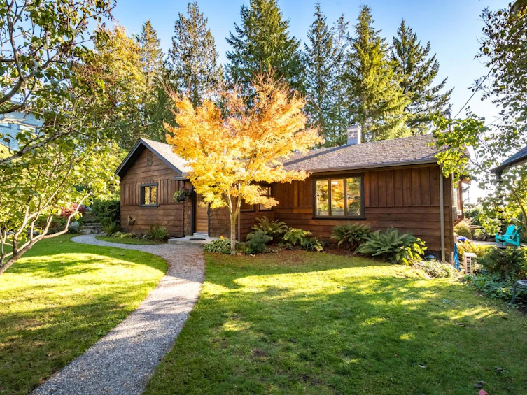 5201 Havies Road, Sechelt, BC, V7Z 0B9 - 2