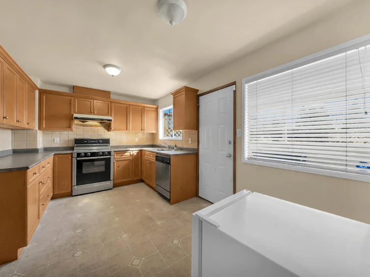 7790 Elliott Street, Vancouver, BC, V5S 2N9 - 9
