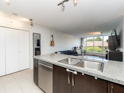 605-660 Nootka Way - 4