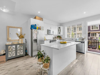 11-8699 158 Street - 3