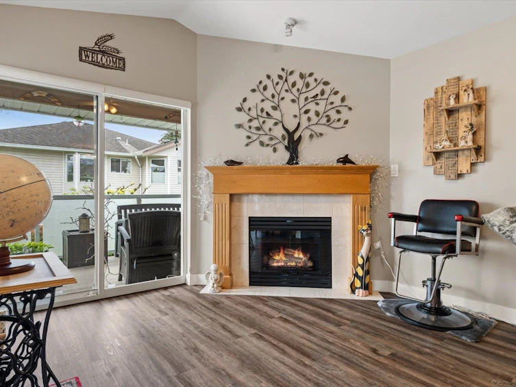 217-6875 121 Street, Surrey, BC, V3W 1C2 - 2