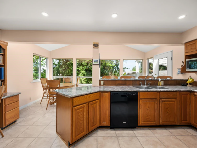 7457 Minster Dr. West, Delta, BC, V4C 4L8 - 13