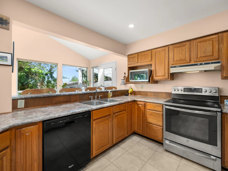 7457 Minster Dr. West, Delta, BC, V4C 4L8 - 15