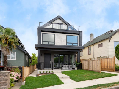 1-3645 Dundas Street - 4