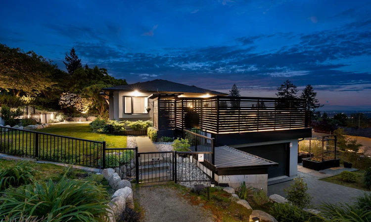 255 Sandringham Crescent