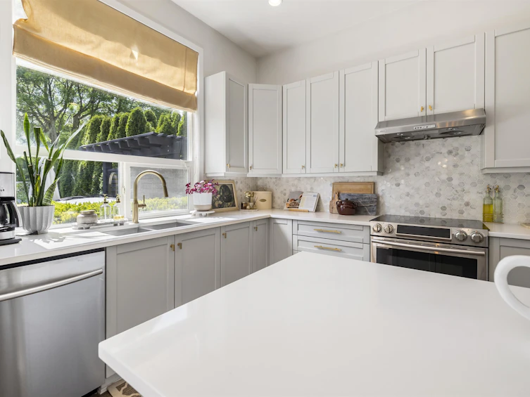 19068 69 Avenue, Surrey, BC, V4N 0A4 - 19