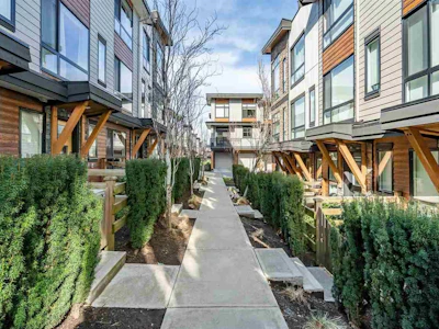 111-16488 64th Avenue - 2