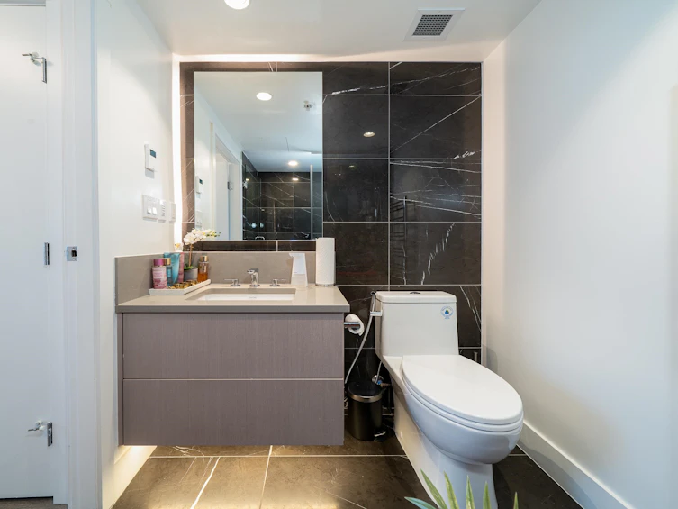 2102-1632 Lions Gate Lane, North Vancouver, BC, V7P 0E2 - 17