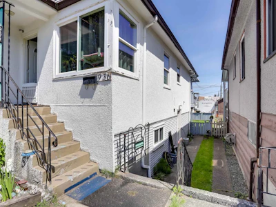 936 Nanaimo Street - 2