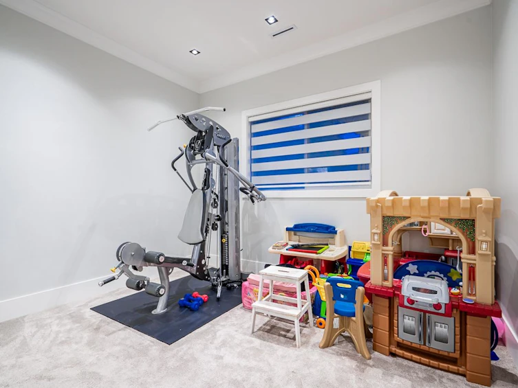 8670 Tunis Place, Surrey, BC, V3S 4Y6 - 18