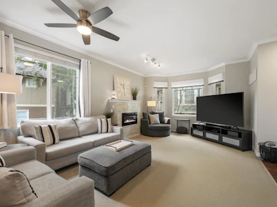 8-6575 192 Street - 4