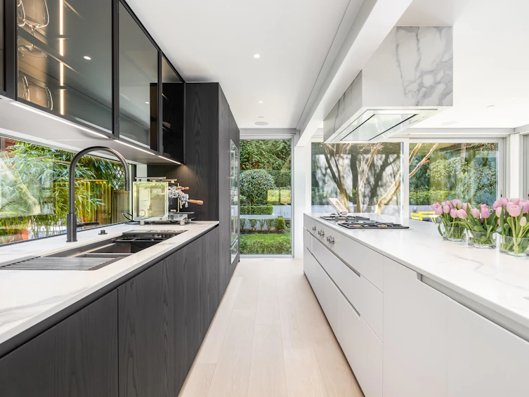 4416 W 1st Avenue, Vancouver, BC, V6R 4J4 - 8