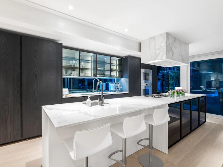 4416 W 1st Avenue, Vancouver, BC, V6R 4J4 - 7
