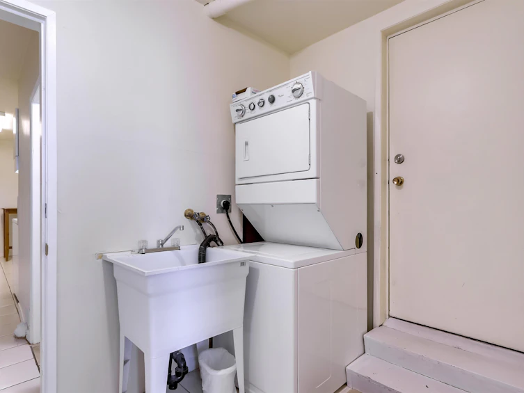 4676 Reid Street, Vancouver, BC, V5R 3Y6 - 35