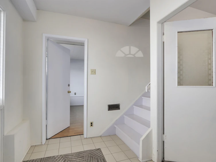 4676 Reid Street, Vancouver, BC, V5R 3Y6 - 4