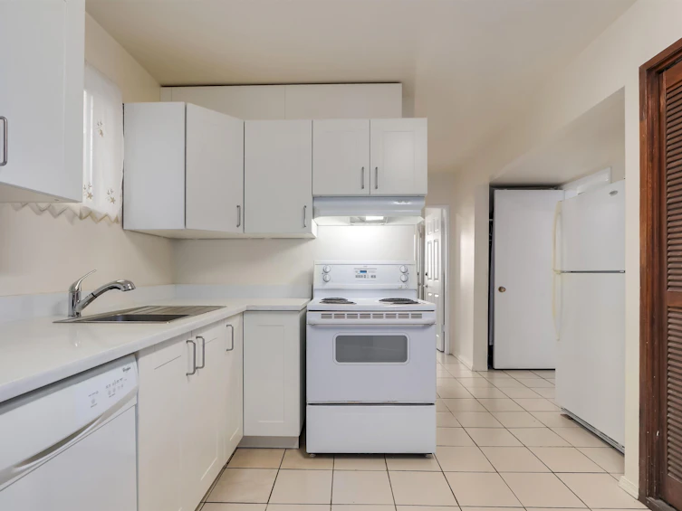 4676 Reid Street, Vancouver, BC, V5R 3Y6 - 31