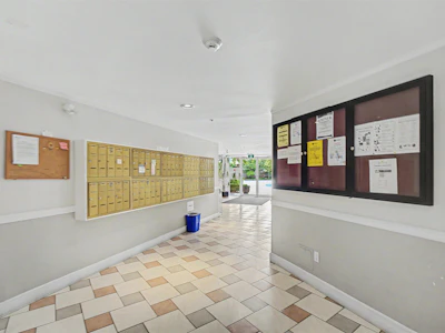 315-9299 121 Street - 4