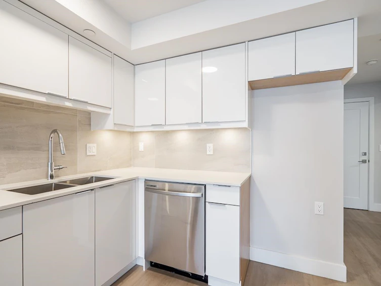 206-3050 Kingsway, Vancouver, BC, V5R 5J7 - 18
