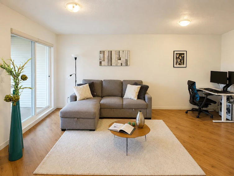 323-5600 Andrews Road, Richmond, BC, V7E 6N1 - 2