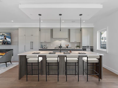 4-1860 Moore Avenue - 4