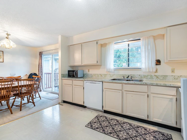 1632 Como Lake Avenue, Coquitlam, BC, V3J 3P6 - 11