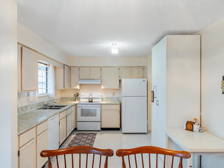 1632 Como Lake Avenue, Coquitlam, BC, V3J 3P6 - 10